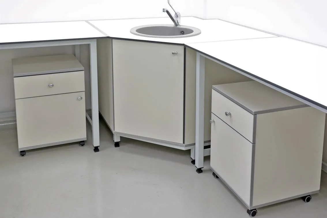 Laboratorijski sto sa kadicom Trespa PP